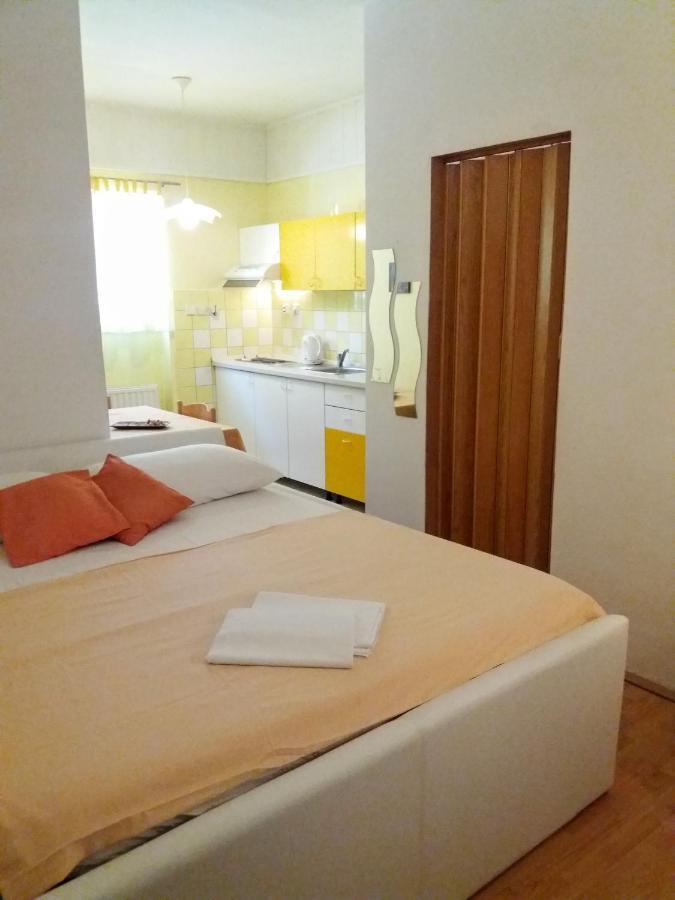 Apartments Meri Vodice Exterior foto